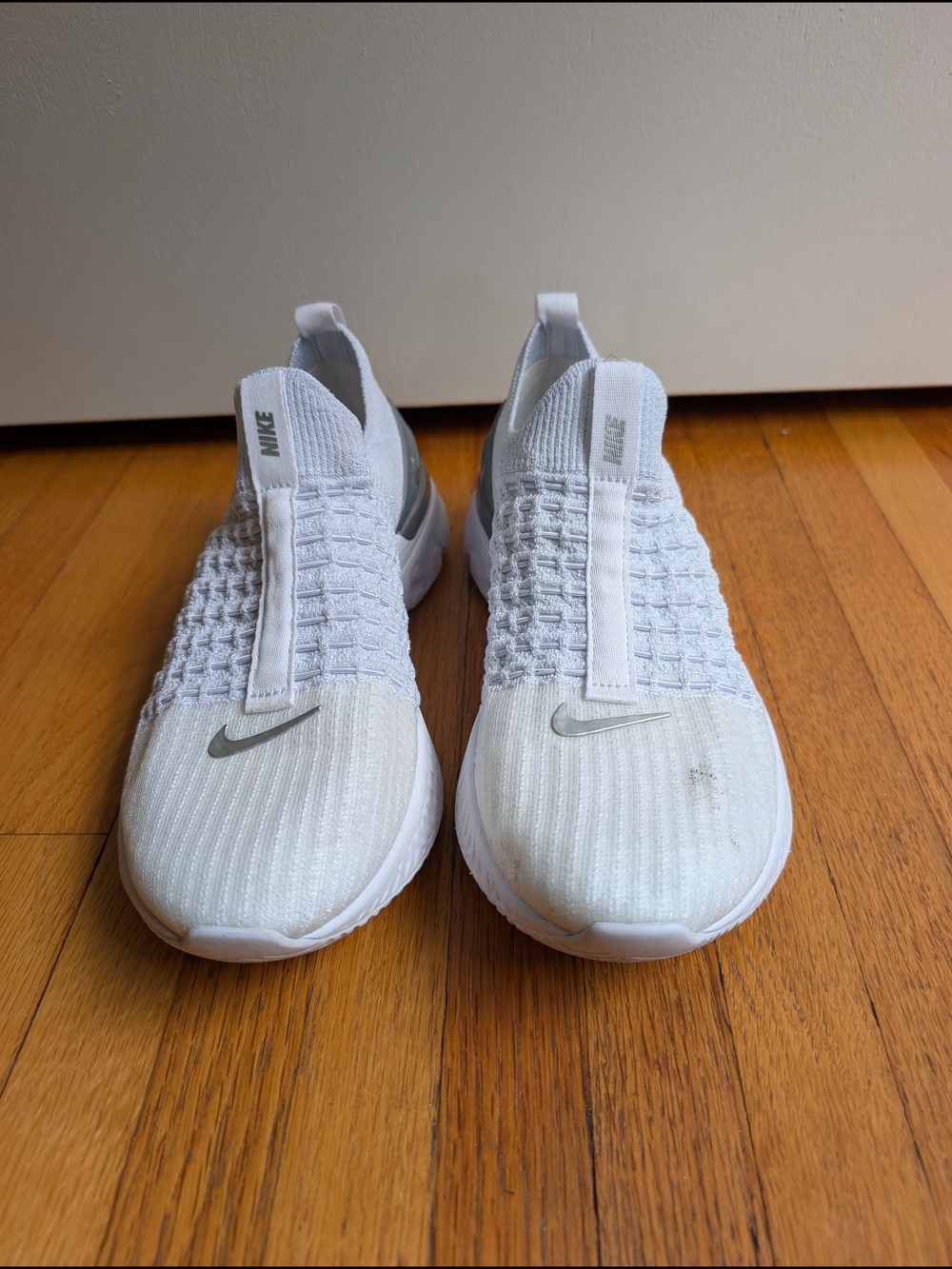 Nike Women's White Slip-On Phantom React